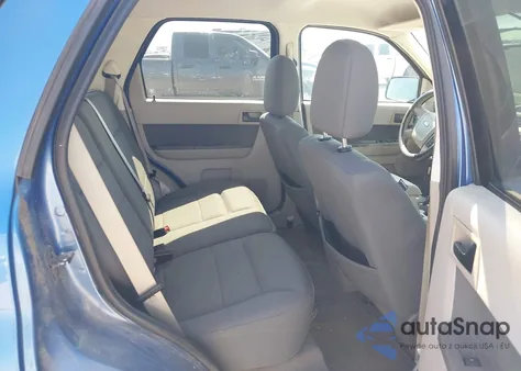 2009 Ford Escape Xlt z USA, uszkodzony, nr VIN 1FMCU03709KA80214